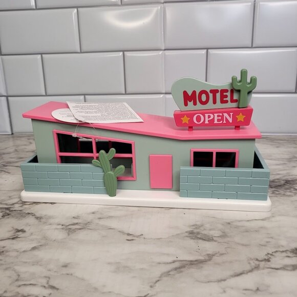 Target Bullseye: Light-Up Motel - Picture 1 of 8